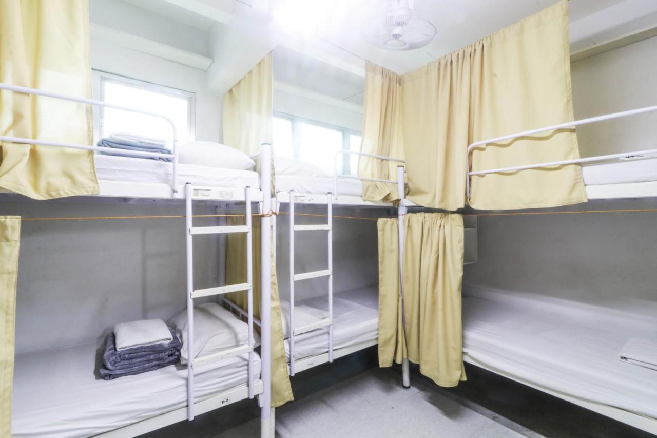 Ark Hostel City Center Manila Пасай Экстерьер фото