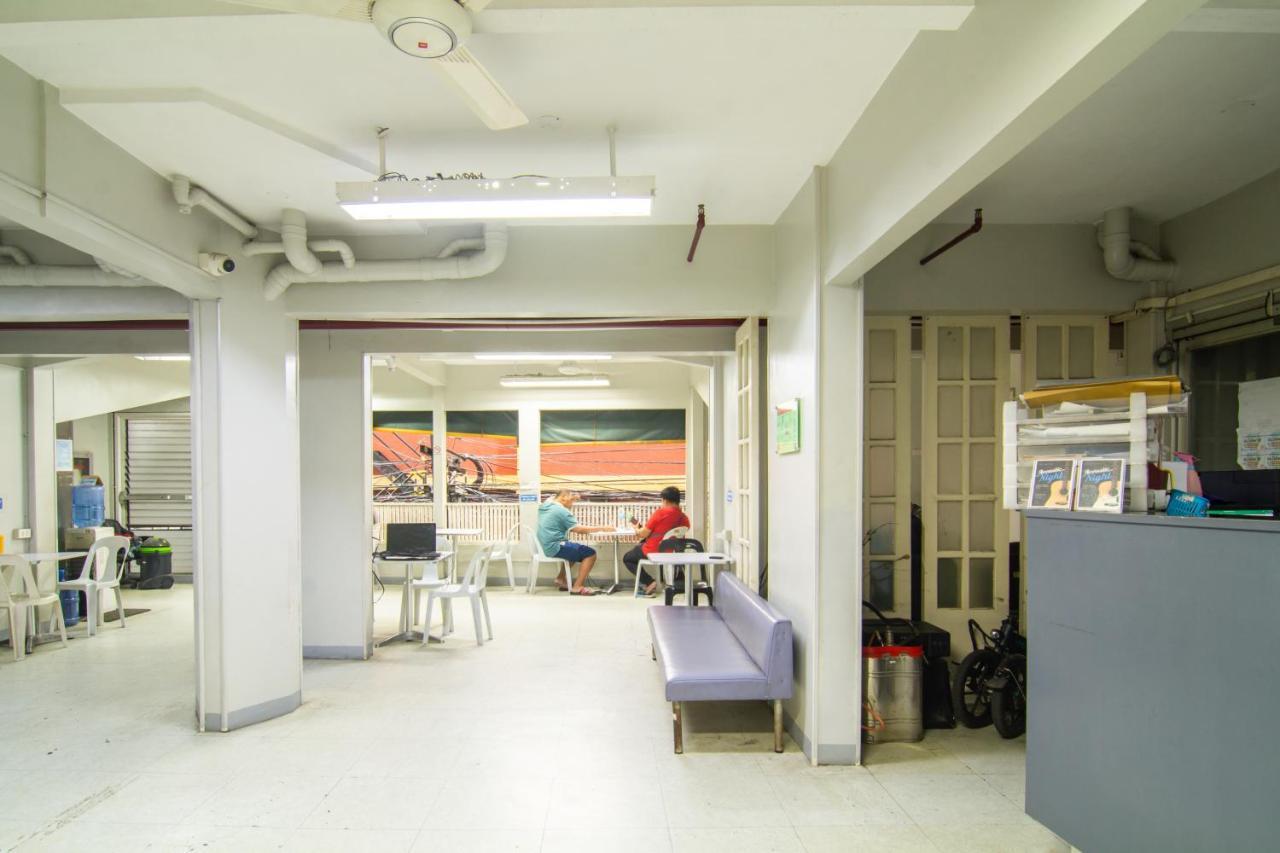 Ark Hostel City Center Manila Пасай Экстерьер фото