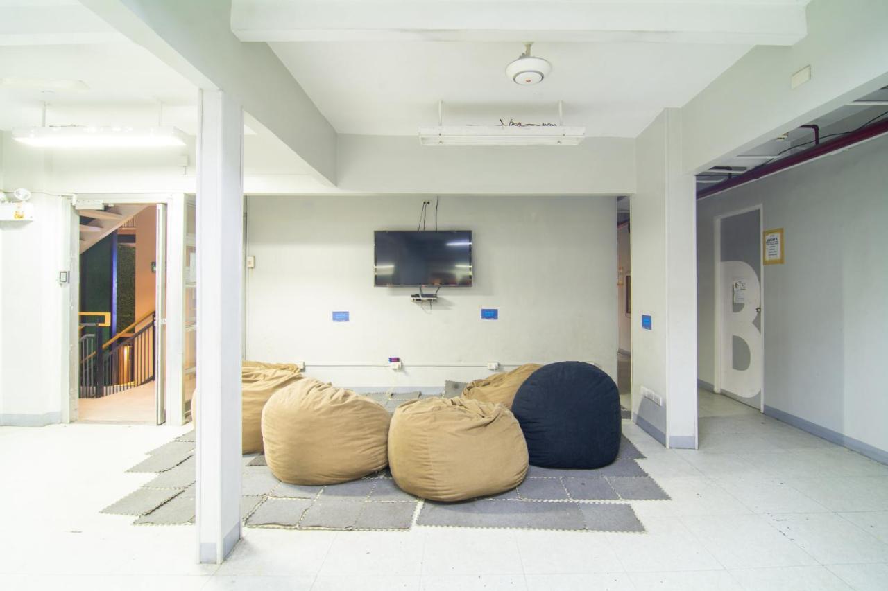Ark Hostel City Center Manila Пасай Экстерьер фото